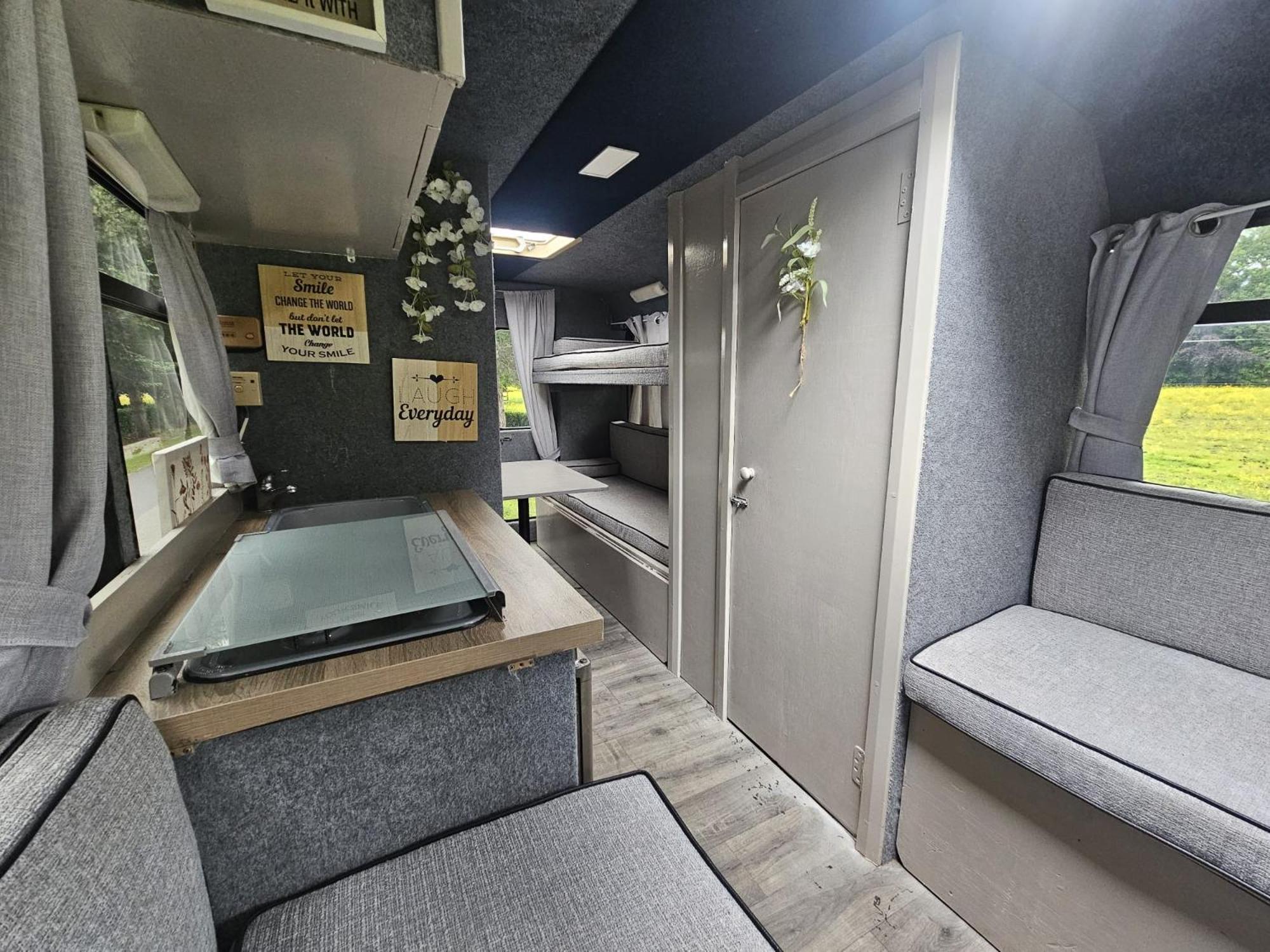 Retro Camper Hire Otel Dublin Dış mekan fotoğraf